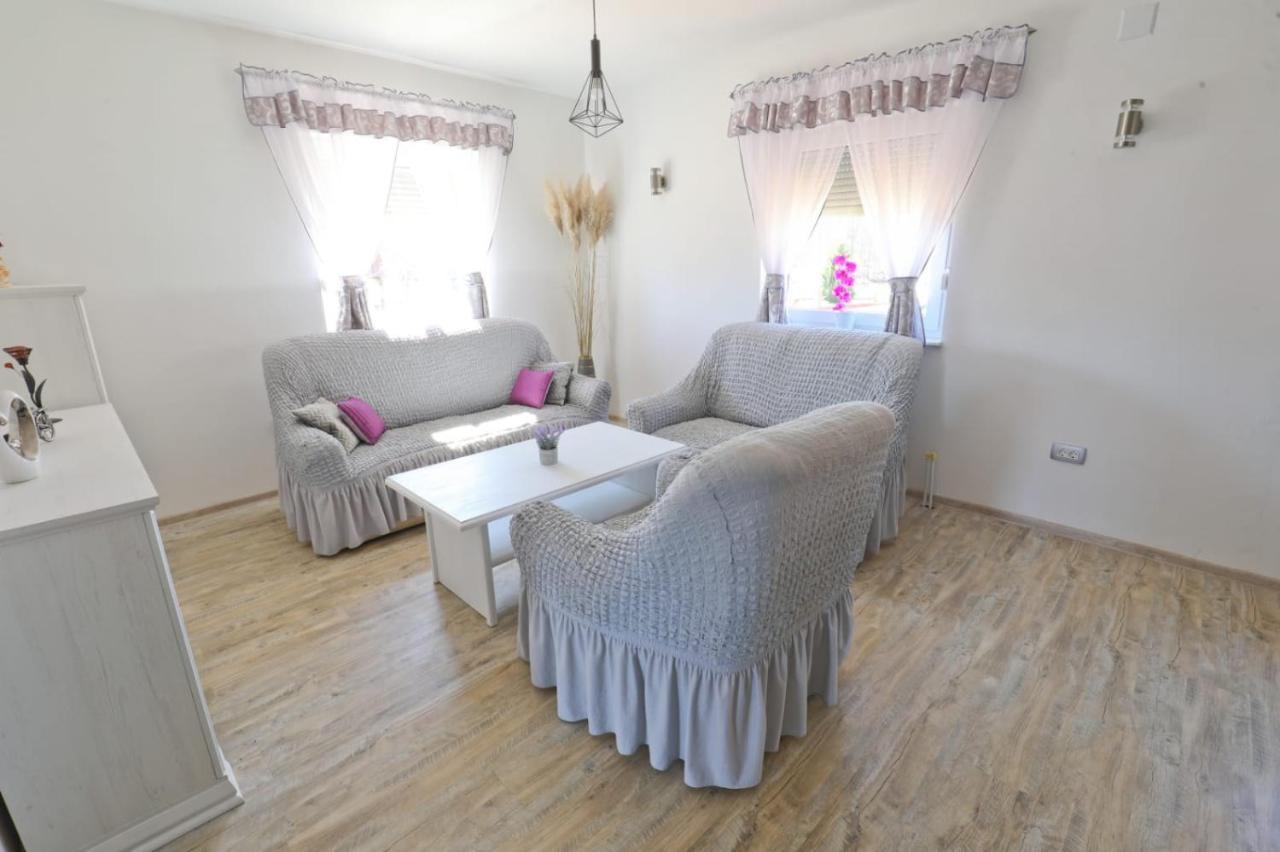 Apartman Teo &Tena Otočac Eksteriør bilde