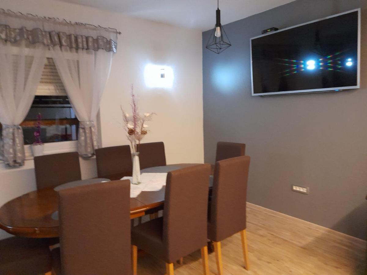 Apartman Teo &Tena Otočac Eksteriør bilde