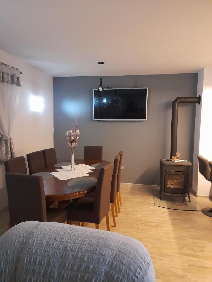 Apartman Teo &Tena Otočac Eksteriør bilde